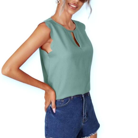SHEIN Keyhole Neck Scallop Trim Top Mint Green SZ.S EUC - Picture 3 of 11